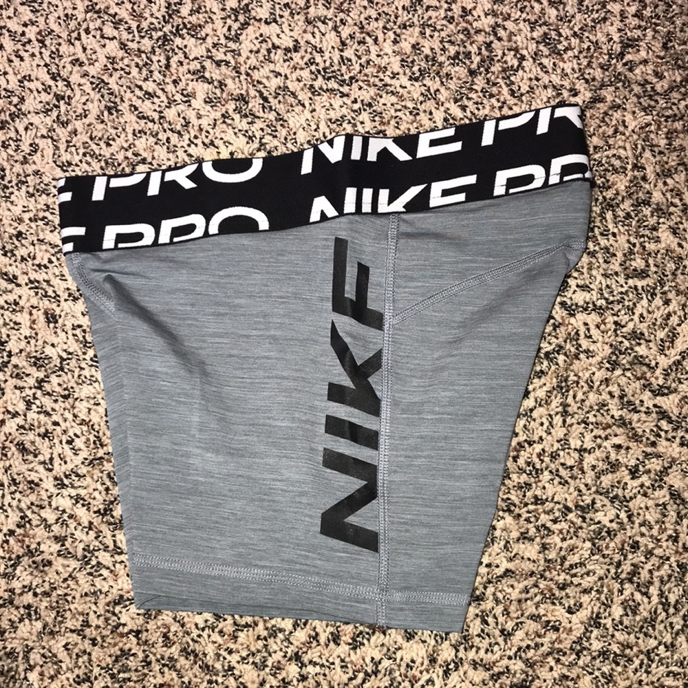 Nike Pro Gray and Black Logo 3 inch Bike Shorts Size Medium